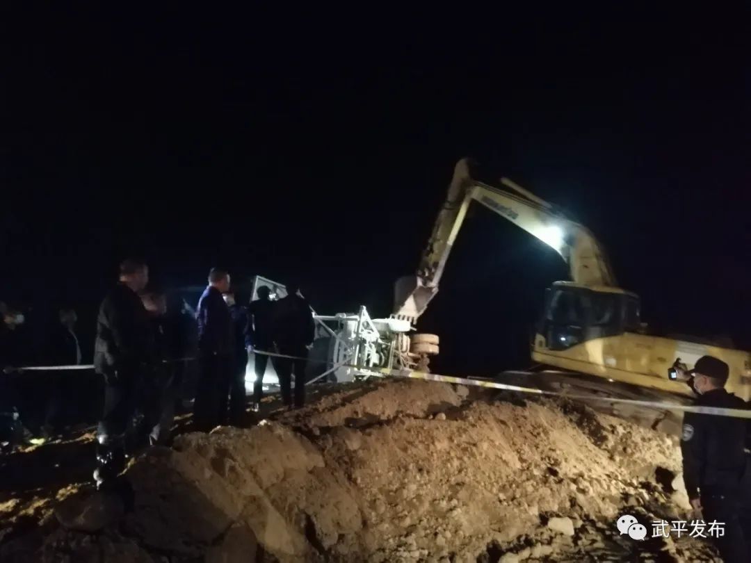 小样儿，拆了还敢卷土重来？武平：深夜出击！摧毁两处非法洗砂点(图4)