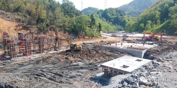 【动态】聚焦破碎筛分设备日产万吨玄武岩生产线EPC项目即将投产(图3)