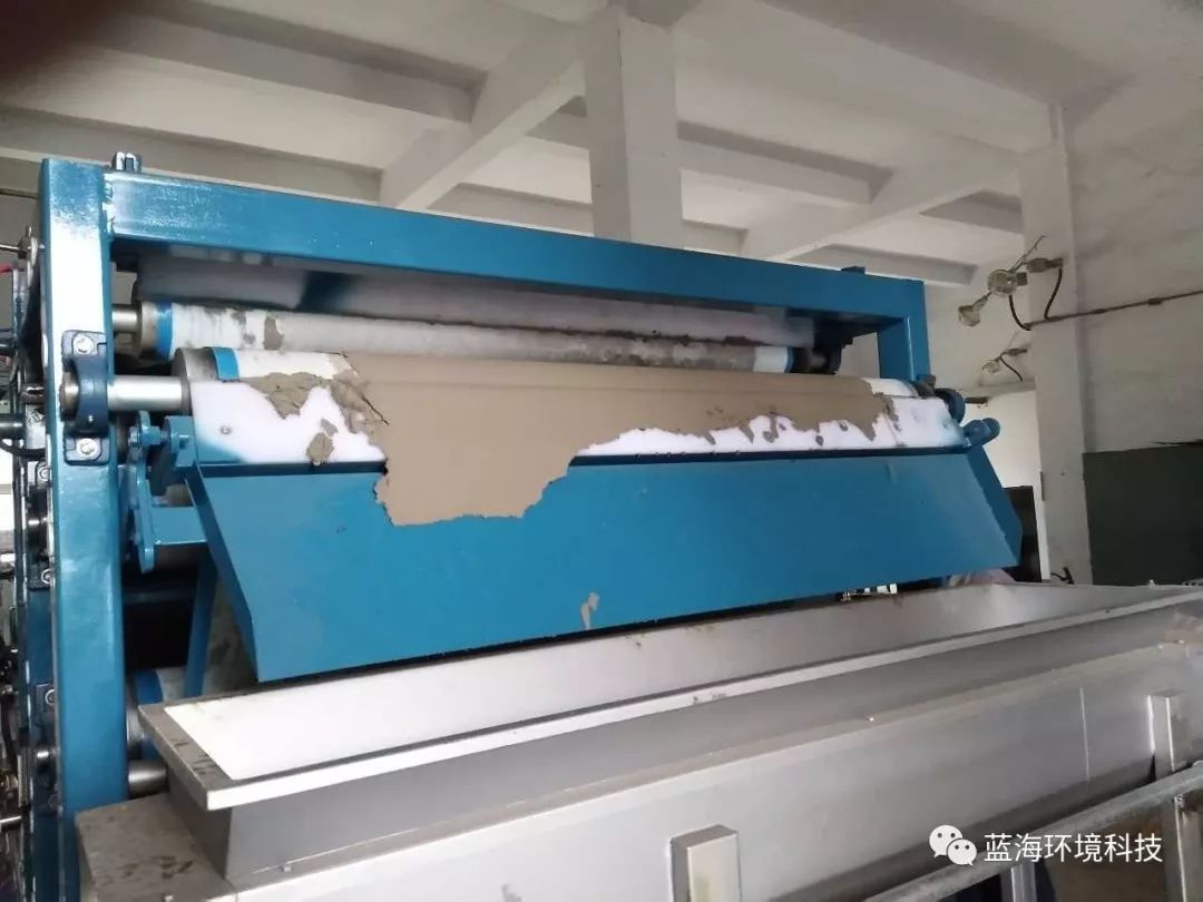 制砂厂、洗砂厂、碎石场泥浆废水处理可选用蓝海带式压滤设备(图7)