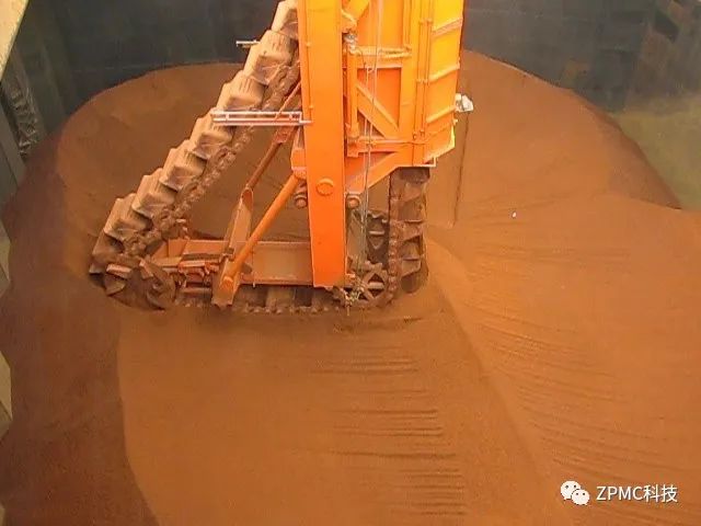 环保型链斗式连续卸船机(图9) 环保型链斗式连续卸船机(图9)