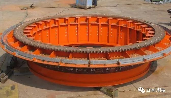 环保型链斗式连续卸船机(图10) 环保型链斗式连续卸船机(图10)