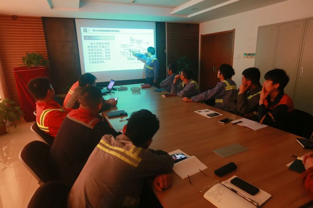 远方取经，做好准备，为链斗式卸船机上岸打下基础~(图7)