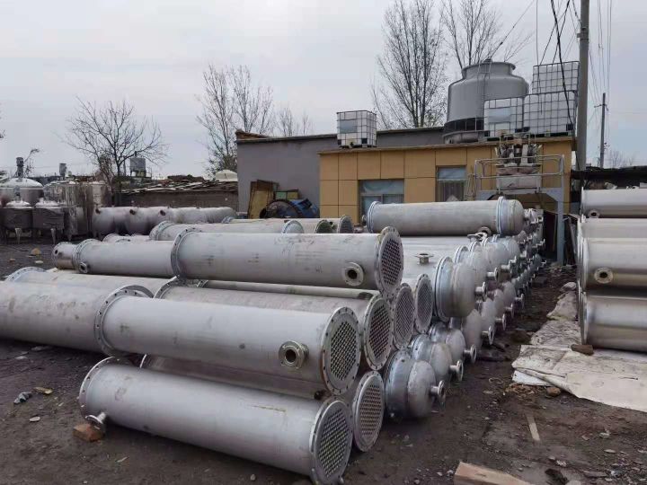二手壳管式换热器供应商,二手列管冷凝器哪家便宜,立式卧式冷凝器(图1) 二手壳管式换热器供应商,二手列管冷凝器哪家便宜,立式卧式冷凝器(图1)