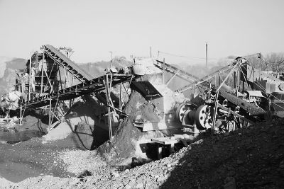 这里藏着“惊三角”非法洗砂场(组图)(图2)