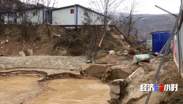 被染绿的黄河支流周晋峰接受央视采访：排污—挖砂—垃圾…黄河治理需要生态文明(图29)