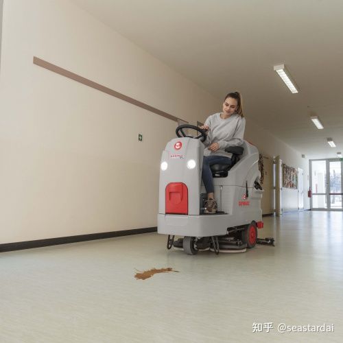 长沙comac驾驶式洗地机Innovacomfort85(图2)