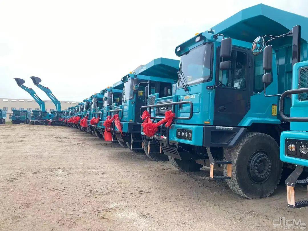 效率更高、实力更强！山河智能“矿山搭档”批量交付(图1)