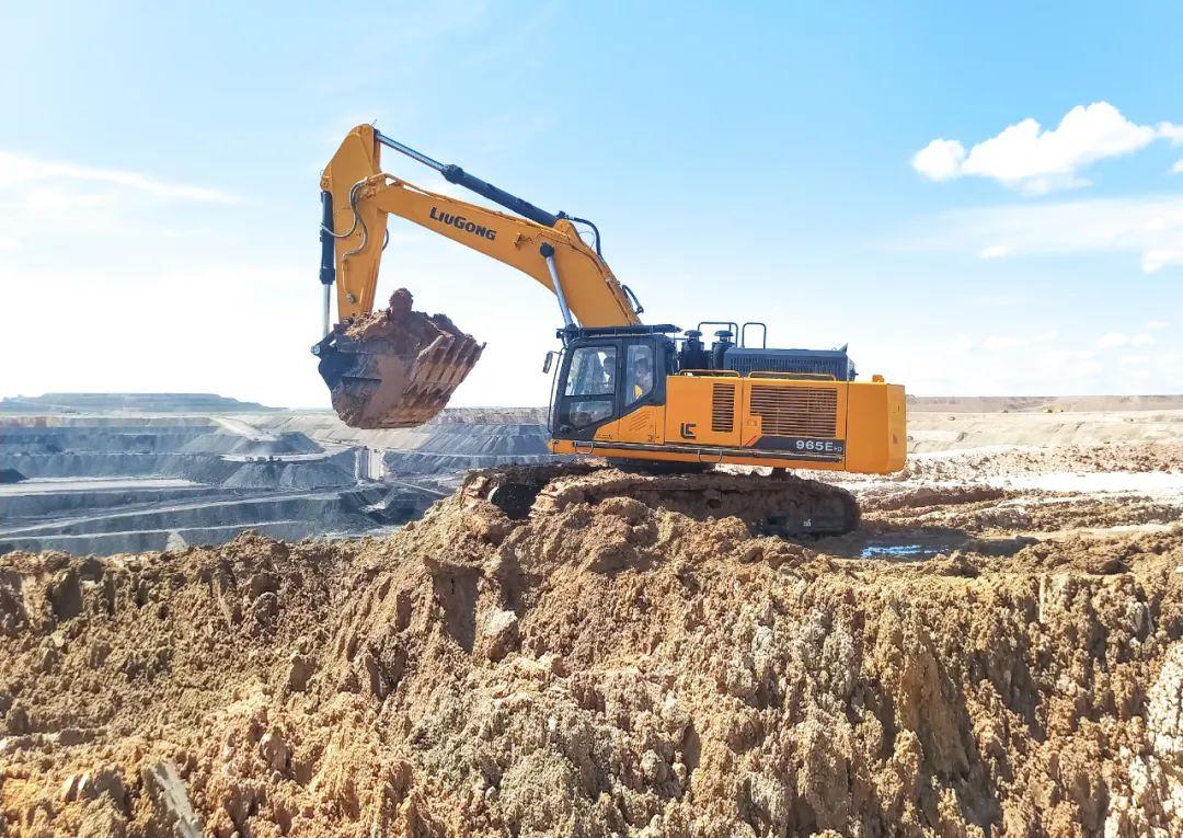 黄金搭档,强悍出击!柳工矿用成套设备交付内蒙大型露天煤矿(图3) 黄金搭档,强悍出击!柳工矿用成套设备交付内蒙大型露天煤矿(图3)