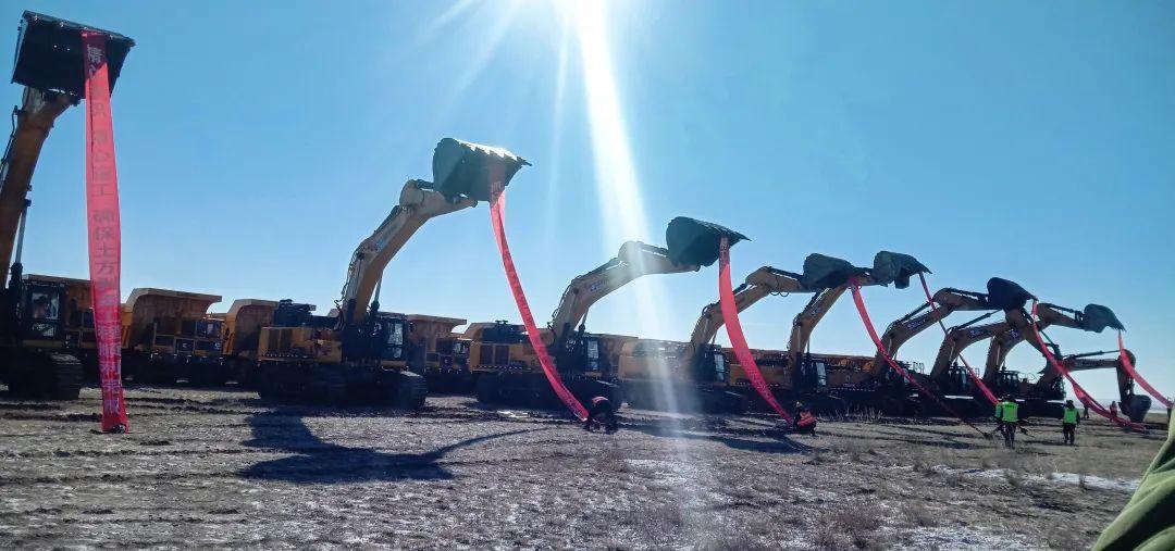 黄金搭档,强悍出击!柳工矿用成套设备交付内蒙大型露天煤矿(图4) 黄金搭档,强悍出击!柳工矿用成套设备交付内蒙大型露天煤矿(图4)