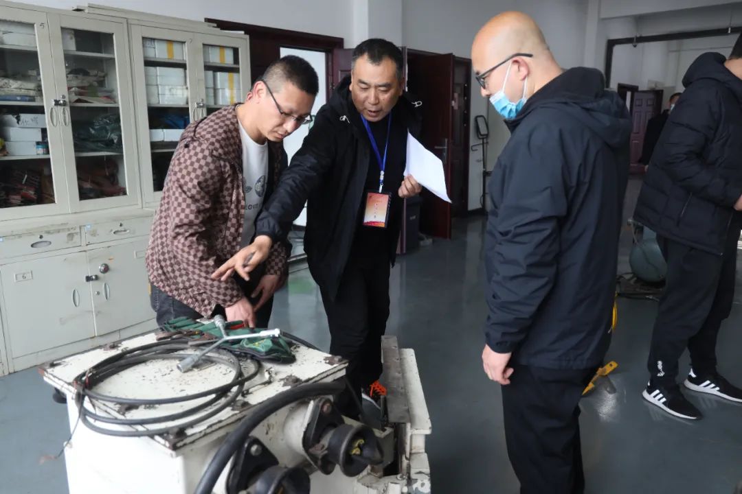 中机维协矿用设备分会2021年第1期矿用防爆(电气)设备检验员—检修员培训班成功举办(图35) 中机维协矿用设备分会2021年第1期矿用防爆(电气)设备检验员—检修员培训班成功举办(图35)