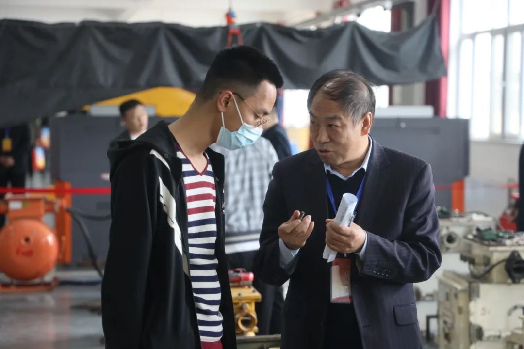 中机维协矿用设备分会2021年第1期矿用防爆(电气)设备检验员—检修员培训班成功举办(图34) 中机维协矿用设备分会2021年第1期矿用防爆(电气)设备检验员—检修员培训班成功举办(图34)