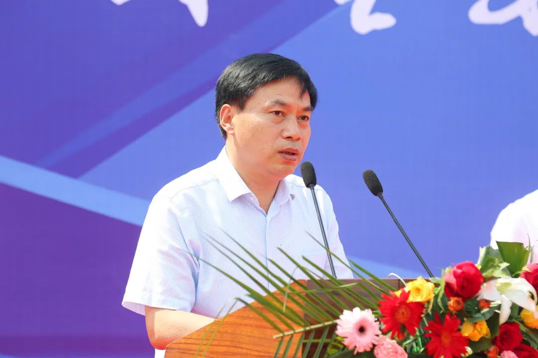 山推大型矿用装备批量出口发运仪式举行(图3) 山推大型矿用装备批量出口发运仪式举行(图3)