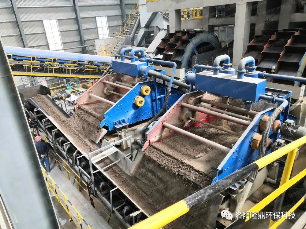 隆鼎案例:轮斗式洗砂机生产线(图5) 隆鼎案例:轮斗式洗砂机生产线(图5)