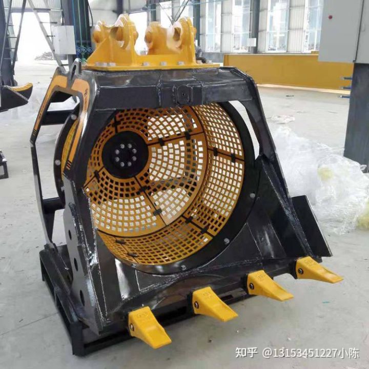 云南挖机带筛分斗360度旋转筛分斗设备可定制(图3)