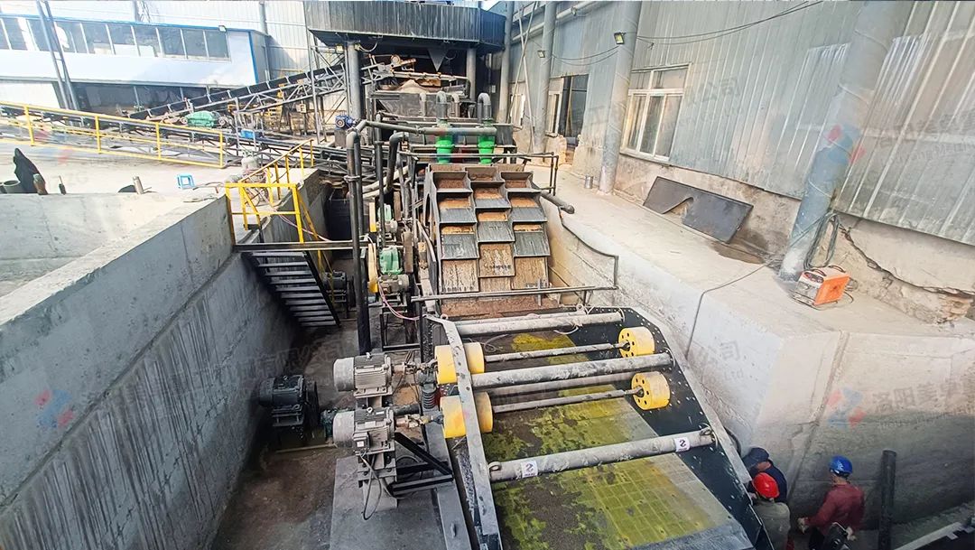 直击现场陕西渭南250吨机制砂生产线案例现场(图4) 直击现场陕西渭南250吨机制砂生产线案例现场(图4)
