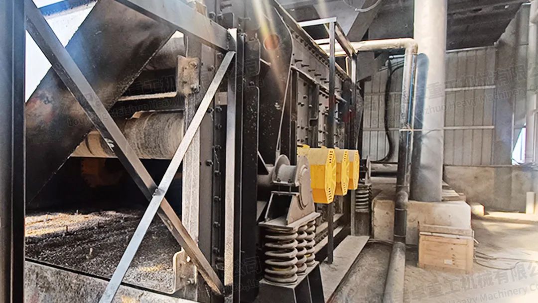 直击现场陕西渭南250吨机制砂生产线案例现场(图10) 直击现场陕西渭南250吨机制砂生产线案例现场(图10)