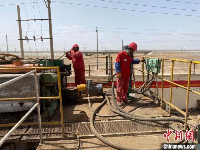 青海油田自主研发油泥砂热洗装置成功面世(图1)