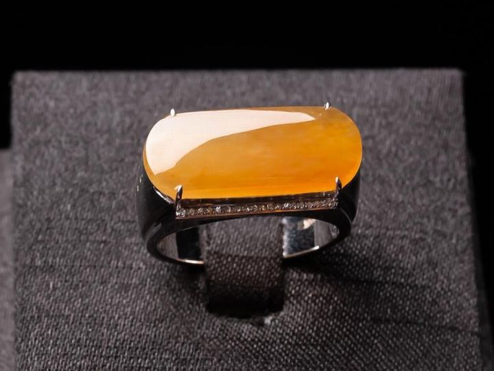 黄翡翠属于什么档次？它的价值如何？(图1)