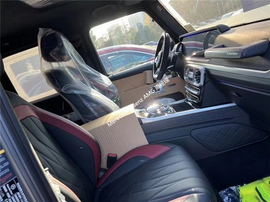 奔驰G63夜影神磨砂黑限量版现车价(图4) 奔驰G63夜影神磨砂黑限量版现车价(图4)