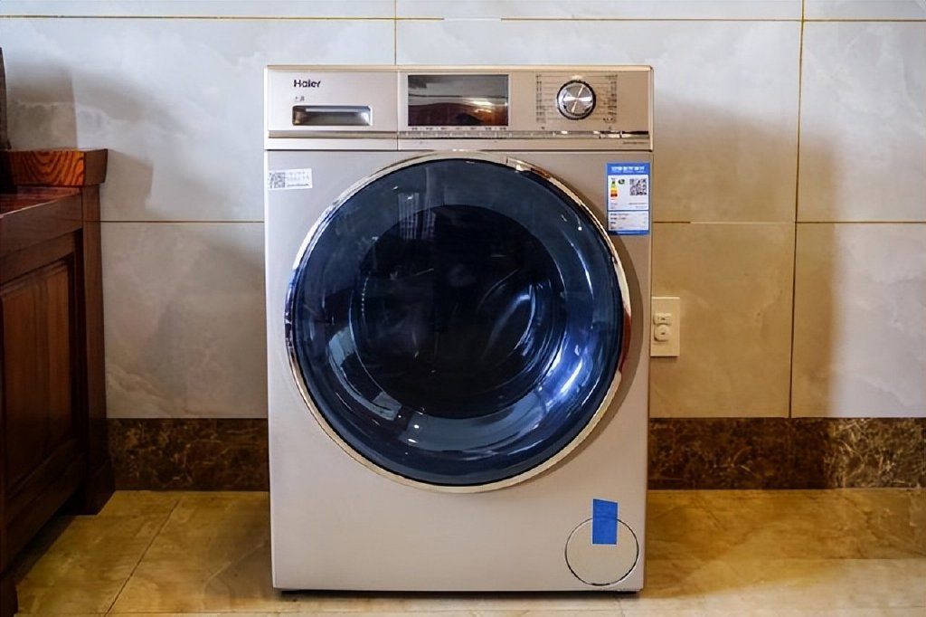 为何很多人都不愿选择滚筒洗衣机?滚筒洗衣机差在哪?一起来看看(图2) 为何很多人都不愿选择滚筒洗衣机?滚筒洗衣机差在哪?一起来看看(图2)