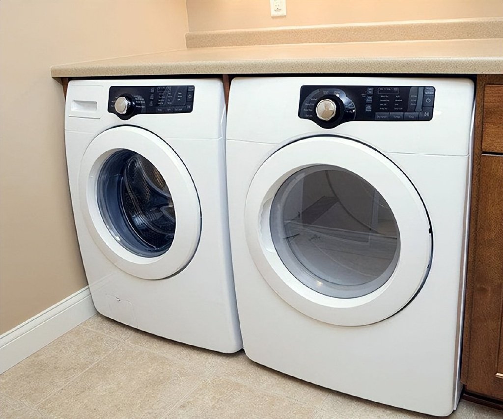 为何很多人都不愿选择滚筒洗衣机?滚筒洗衣机差在哪?一起来看看(图4) 为何很多人都不愿选择滚筒洗衣机?滚筒洗衣机差在哪?一起来看看(图4)