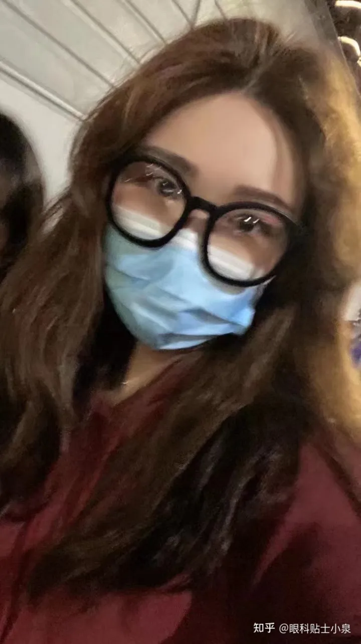 泉州全飞秒近视手术，高颜值小姐姐微笑摘镜，术后双眼视力1.2！(图1)