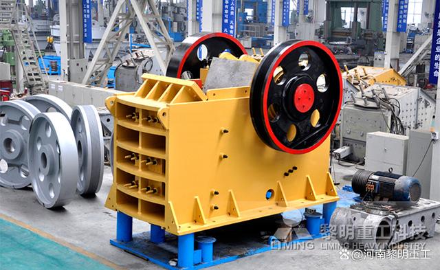 时产200吨石英砂制砂生产线怎么配置?(图2) 时产200吨石英砂制砂生产线怎么配置?(图2)