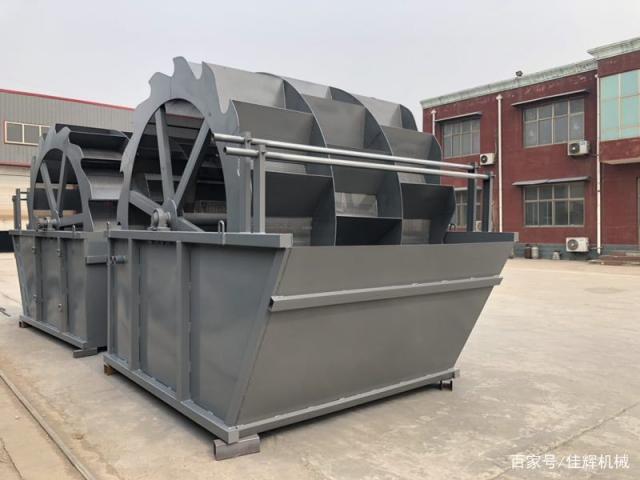 滚筒筛沙机振动筛沙石机轮胎式破碎机洗砂机脱水筛(图4) 滚筒筛沙机振动筛沙石机轮胎式破碎机洗砂机脱水筛(图4)