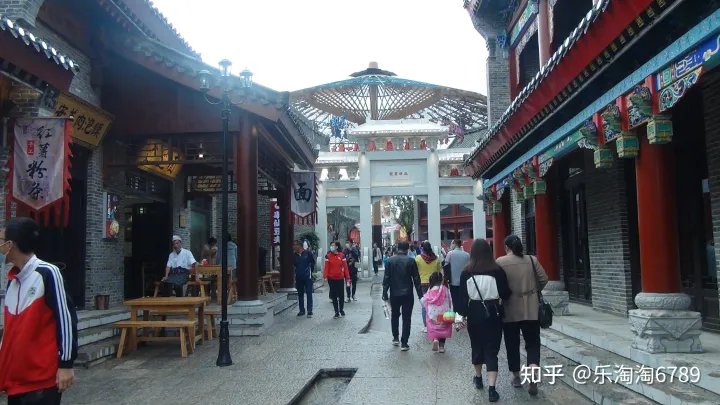 泰安：它是最古老街道之一，里面曾是豪宅林立，住着达官贵人，现仅存一处别样景观！(图2)