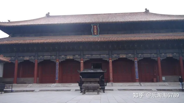 泰安：它是帝王封禅祭祀典礼之地，神秘威严，竟曾住着神仙一家！(图3)