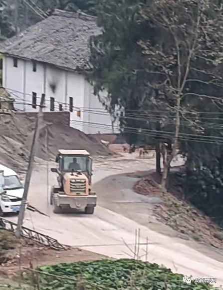 拆除！网曝南部出现非法搅拌站，多部门现场联合执法！(图2)