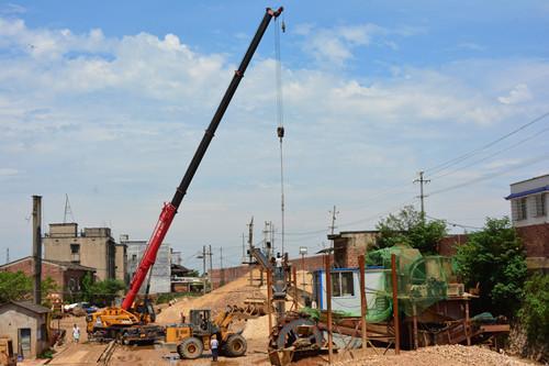 雨湖区:重拳出击,依法取缔非法采砂场(图1) 雨湖区:重拳出击,依法取缔非法采砂场(图1)