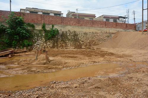 雨湖区:重拳出击,依法取缔非法采砂场(图5) 雨湖区:重拳出击,依法取缔非法采砂场(图5)