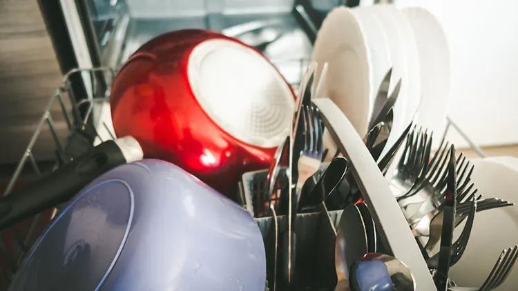 洗碗机行业第一部情感微电影《碗辈》暖心上线，看哭了很多人(图11)