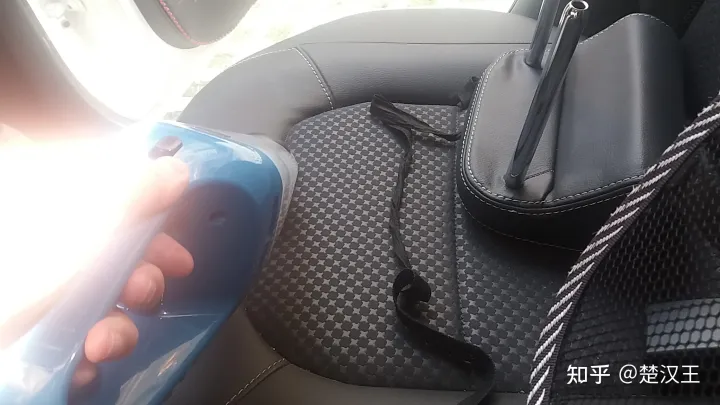 车载吸尘器的使用(图12)