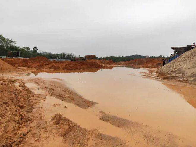 阳江生态环境在行动!一非法洗制砂点今天被查封(图2) 阳江生态环境在行动!一非法洗制砂点今天被查封(图2)