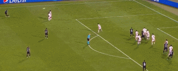 压哨乌龙!红星天外飞仙读秒无缘欧冠球员当场痛哭(图3) 压哨乌龙!红星天外飞仙读秒无缘欧冠球员当场痛哭(图3)