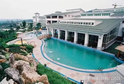 【收藏】四川温泉旅游大全，四川十大温泉，四川泡温泉去哪里？四川温泉度假村有哪些？四川冬季泡温泉的好去处好地方在哪里？泡温泉的注意事项有哪些？(图4)