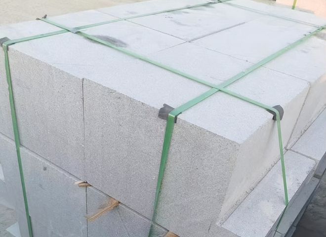 白色花岗岩(图3)