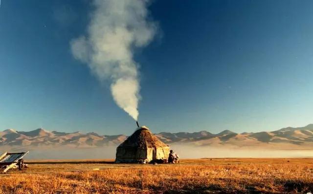 甘肃是一段故事，情节在漫漫黄沙掩埋的地下里(图5)