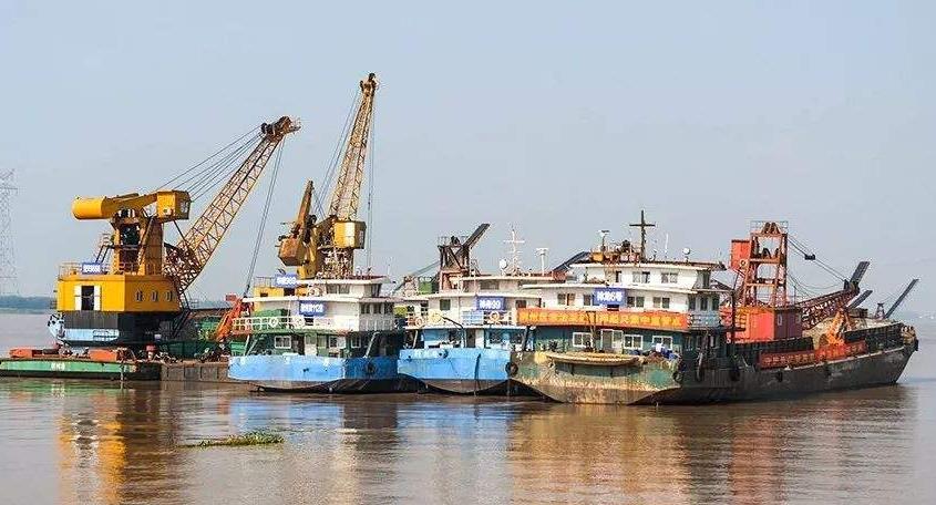 盗采江砂14.5万吨，价值超1000万！江苏一盗采江砂团伙95人被抓(图3)