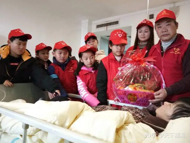 “我们没有忘记你！”长沙爱心市民慰问金牌义工王富成(图36)