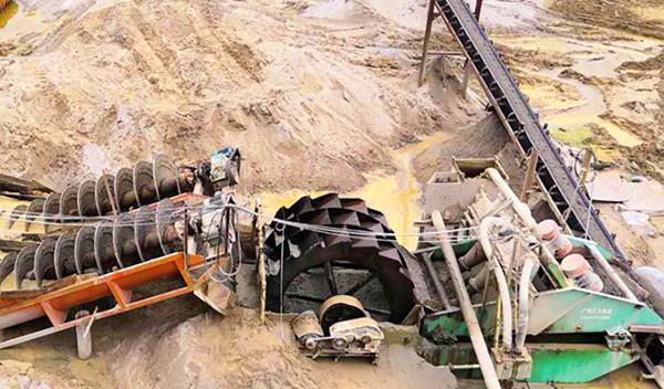 洗砂利润可怕，洗砂生产线要想实现高效益，一定要选对洗砂设备(图2)