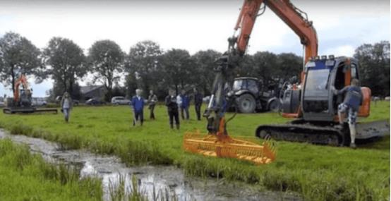 见识下德国人是怎么清理河道的，这样的神车，真是让人大开眼界！(图2)