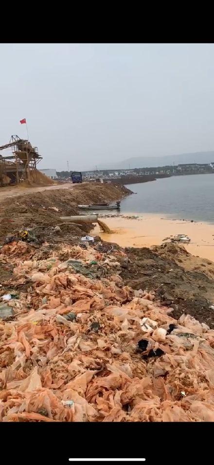 洗沙场泥浆如何处理？泥浆脱水到底用什么设备？(图1)