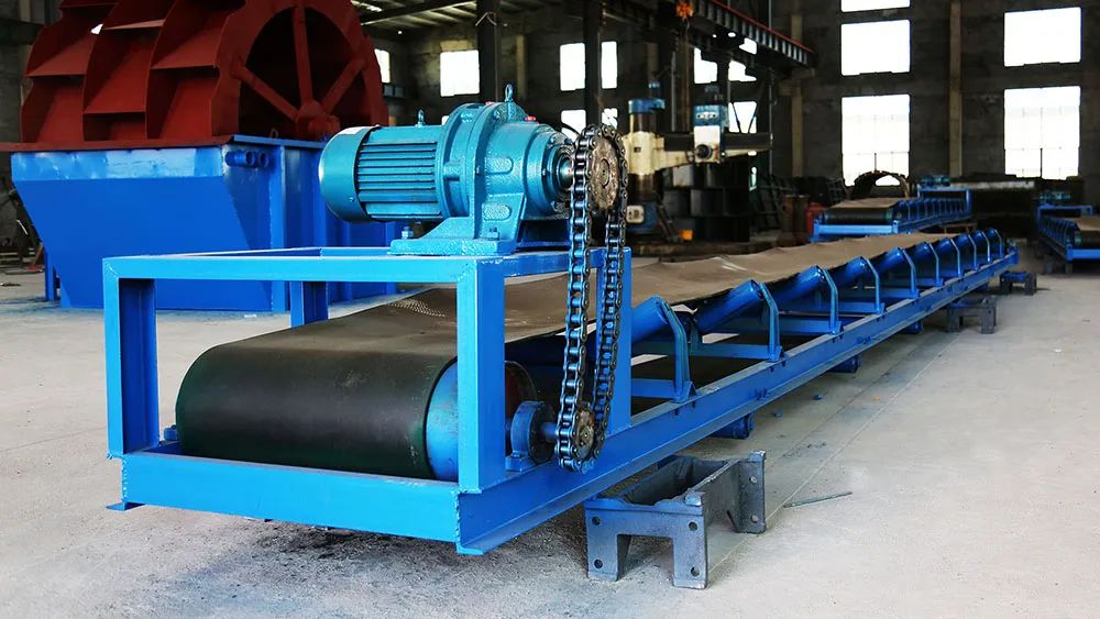 输送带跑偏的三种原因及调整方法！图解说明(图2)