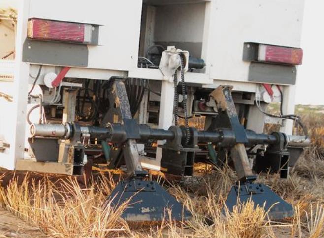 我国发明的“治沙神器”，一天可以吞噬40亩沙漠，效果事半功倍！(图4)