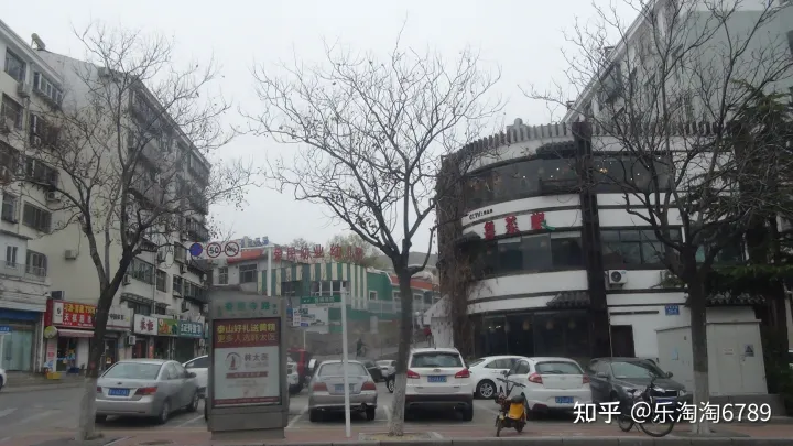 泰安一条街道，首有著名景点，尾有繁华夜市，低调却有顶尖美食，内有一建筑承载了几代人的记忆！(图11)