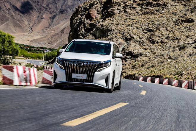 伸手就能摘星星传祺M8躺赢珠峰(图12)