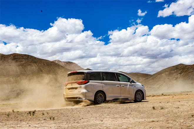 伸手就能摘星星传祺M8躺赢珠峰(图24)